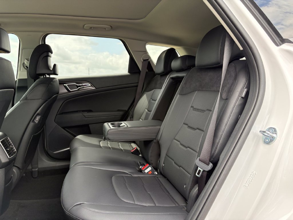 New 2026 Kia Sportage SX FWD image 13