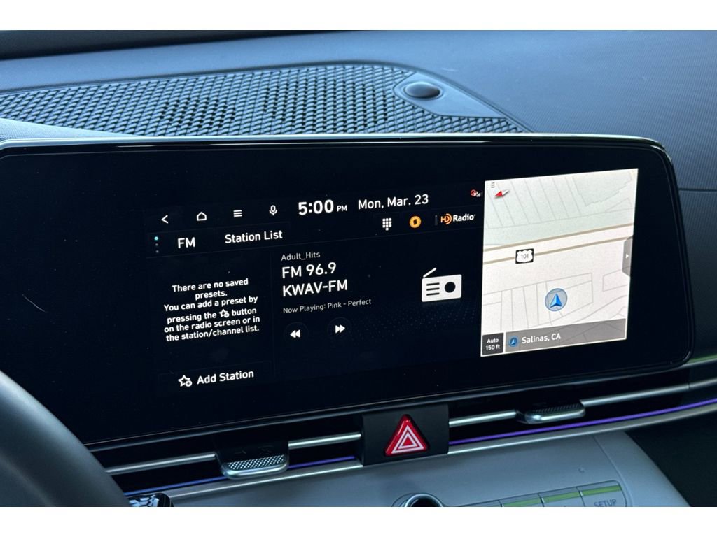 Used 2023 Hyundai Elantra Limited image 18