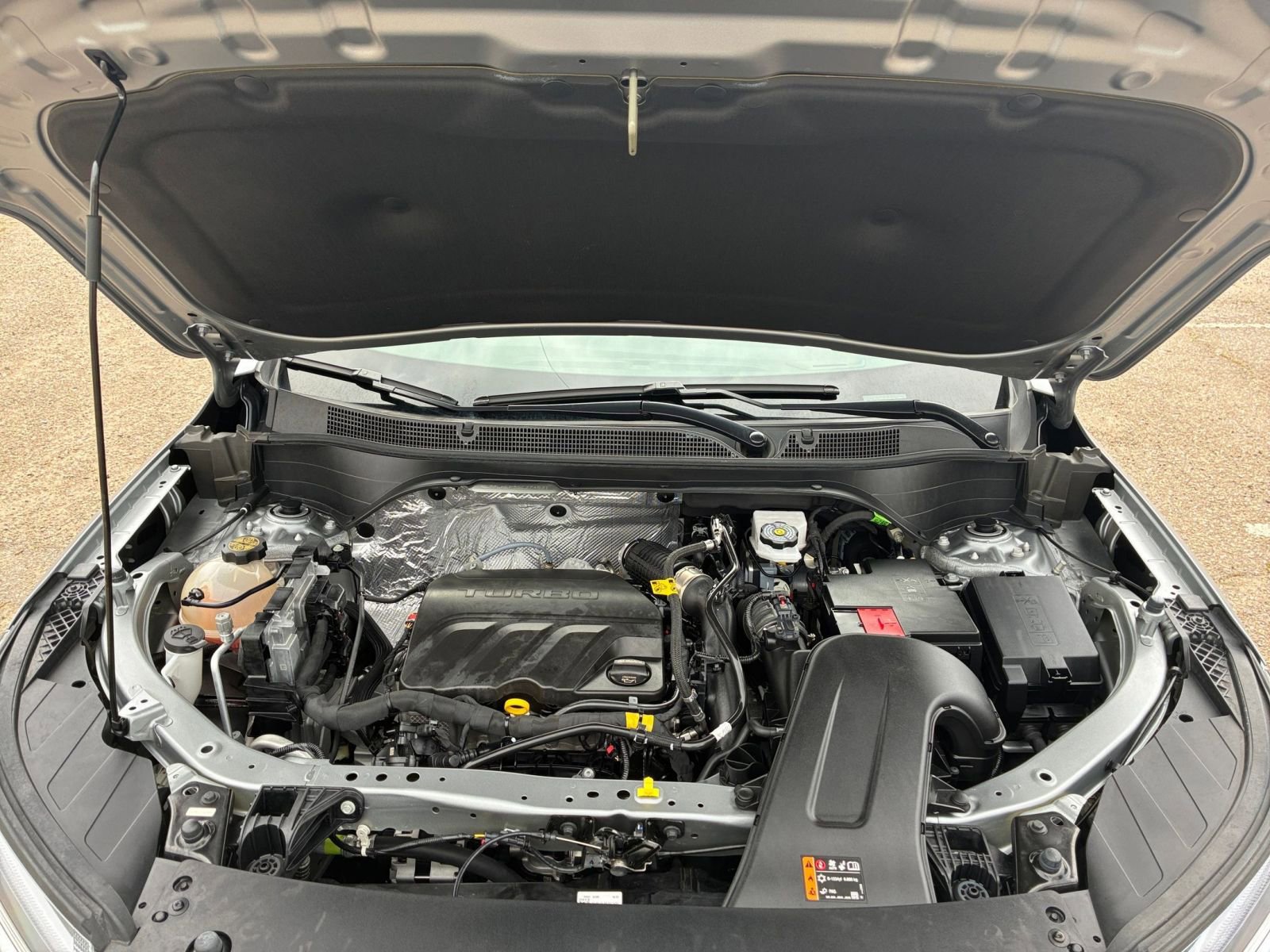 Used 2025 Chevrolet Trax LT w/ LT Convenience Package FWD image 31