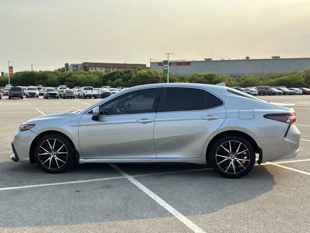 Used 2024 Toyota Camry SE FWD image 3