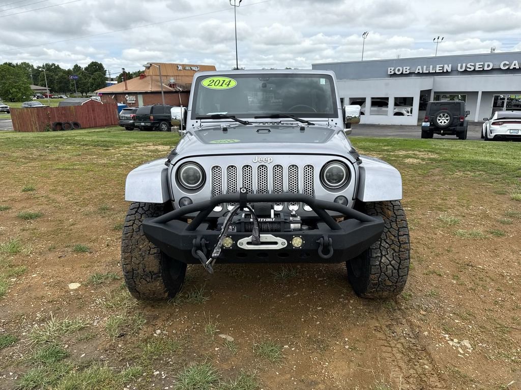 Used 2014 Jeep Wrangler Unlimited Sahara w/ Connectivity Group AWD/4WD image 16