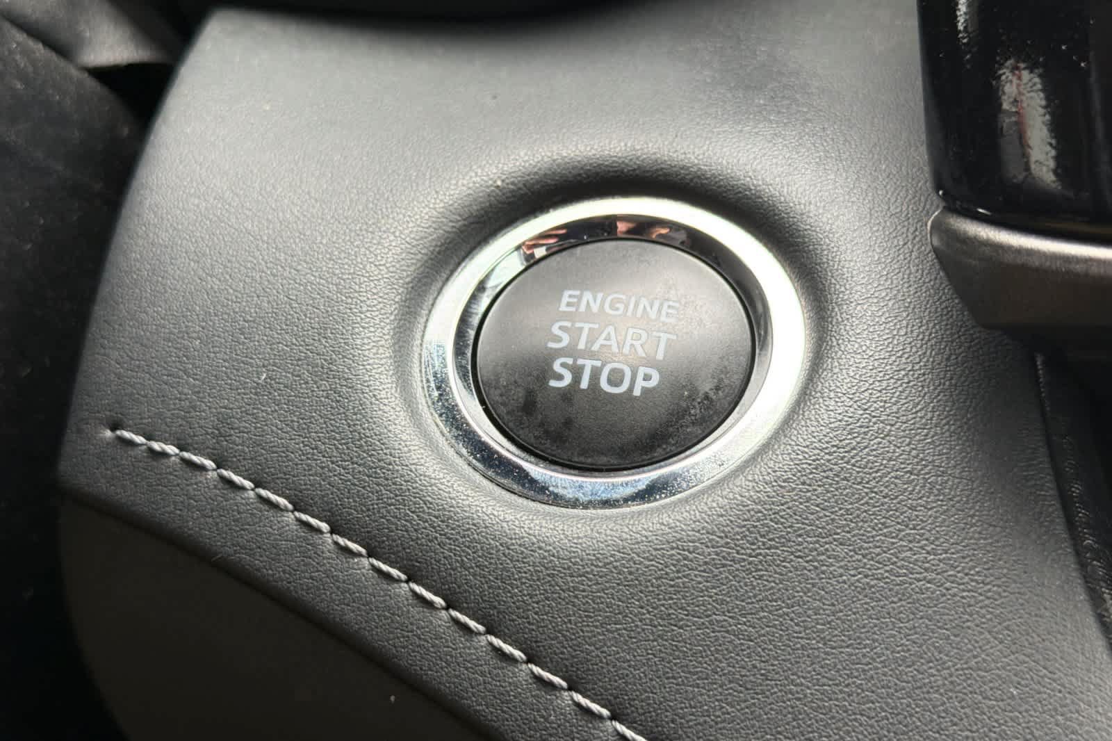 Used 2023 Toyota Highlander XLE AWD/4WD image 24