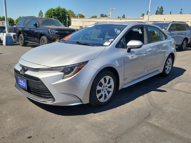 Used 2025 Toyota Corolla LE FWD image 29