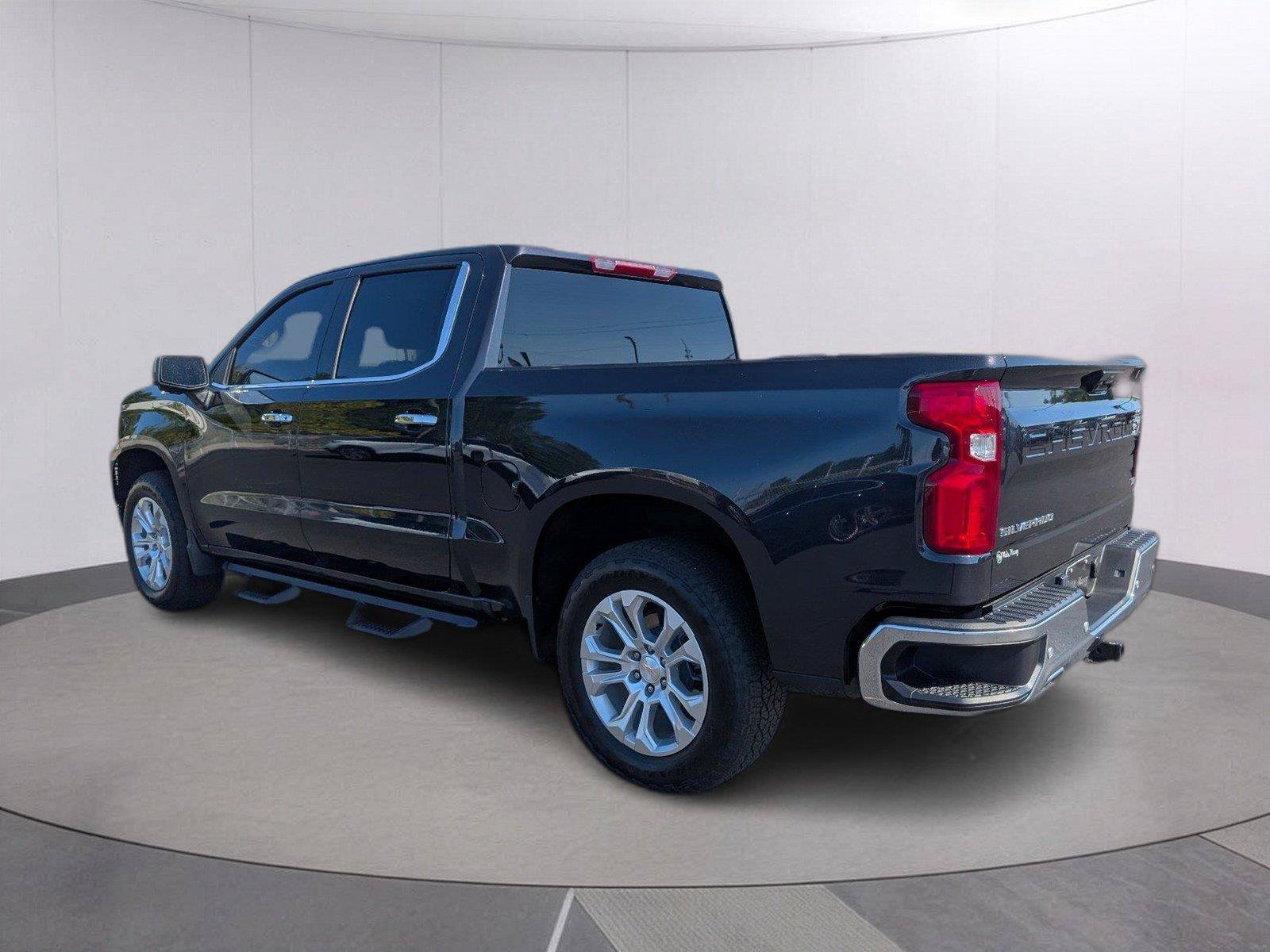 Used 2024 Chevrolet Silverado 1500 LTZ AWD/4WD image 5