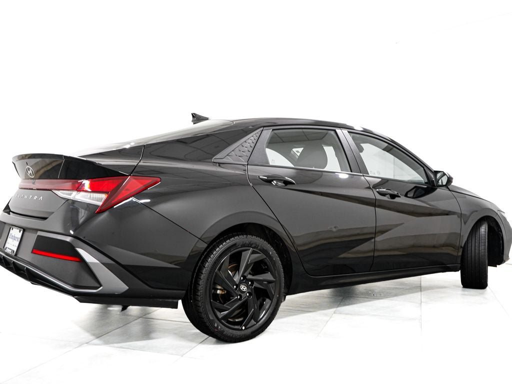 Used 2026 Hyundai Elantra Sport FWD image 7