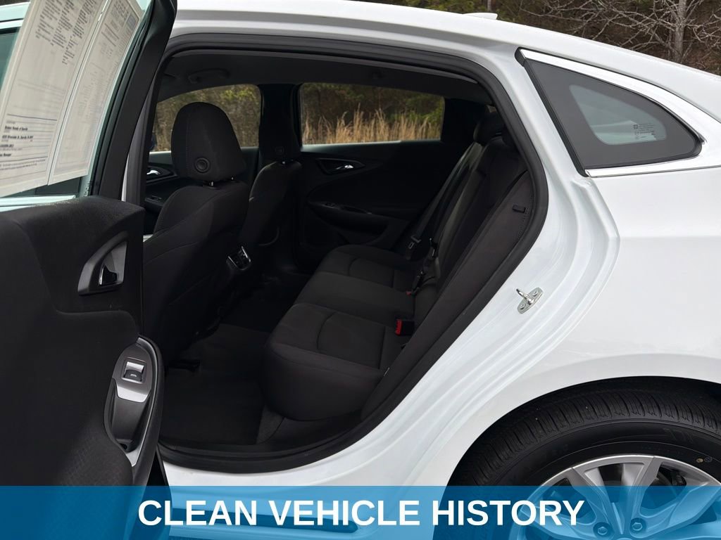 Used 2024 Chevrolet Malibu LT image 3