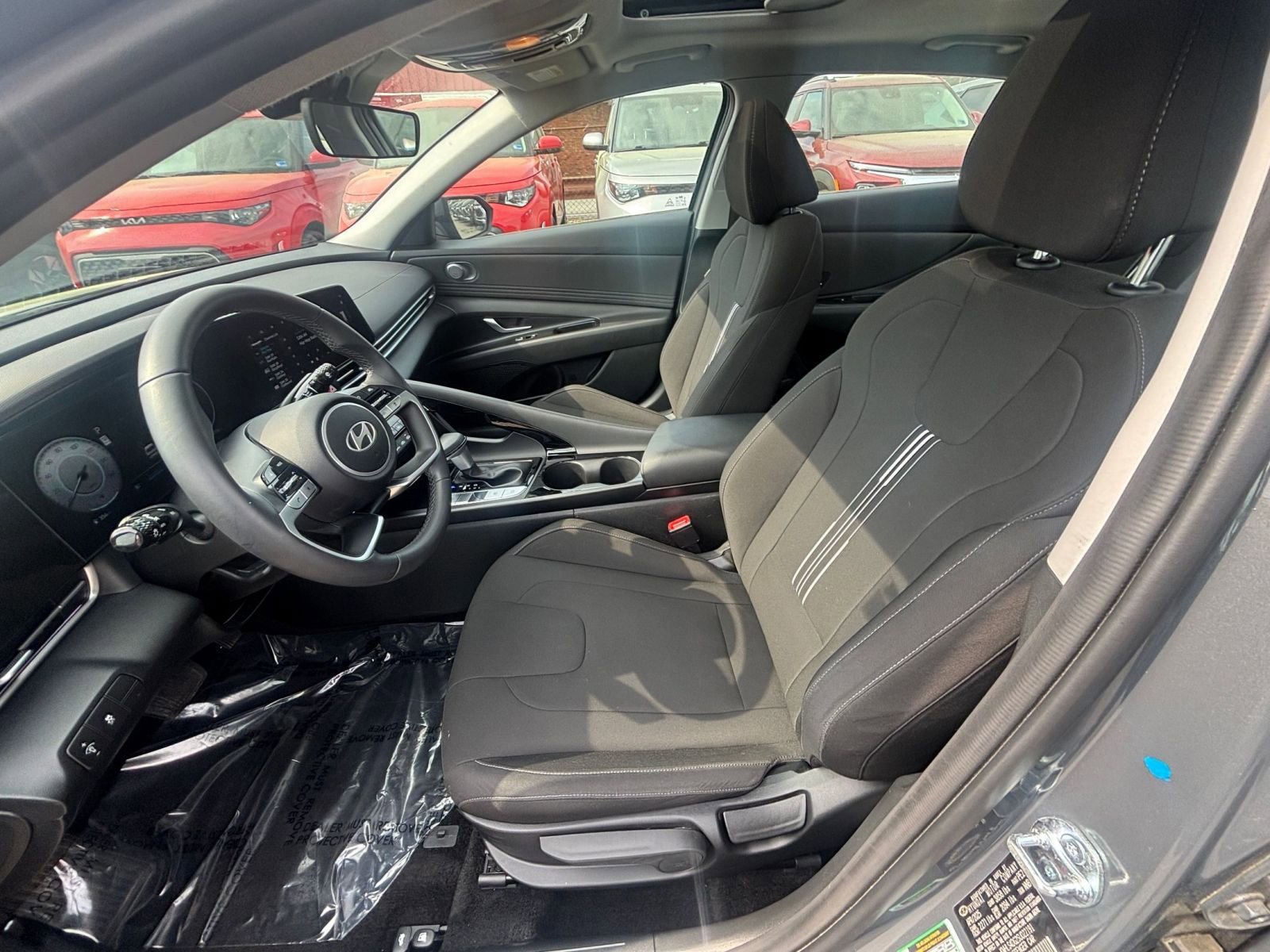 Used 2025 Hyundai Elantra SEL FWD image 29