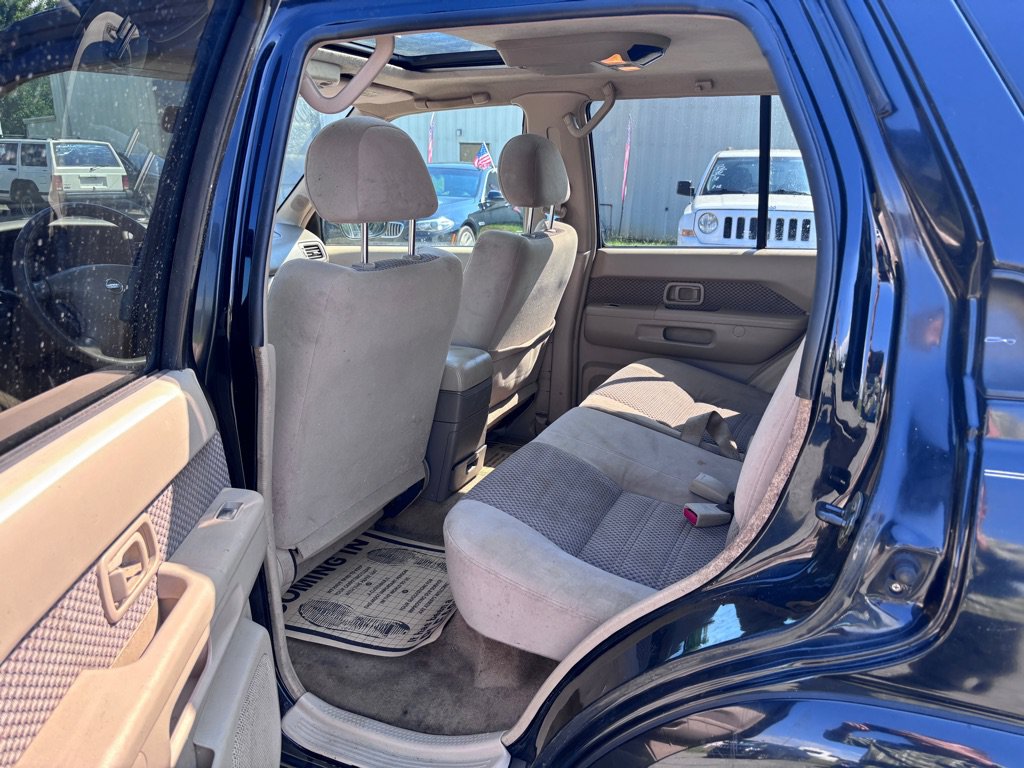 Used 2002 Nissan Pathfinder SE RWD image 16