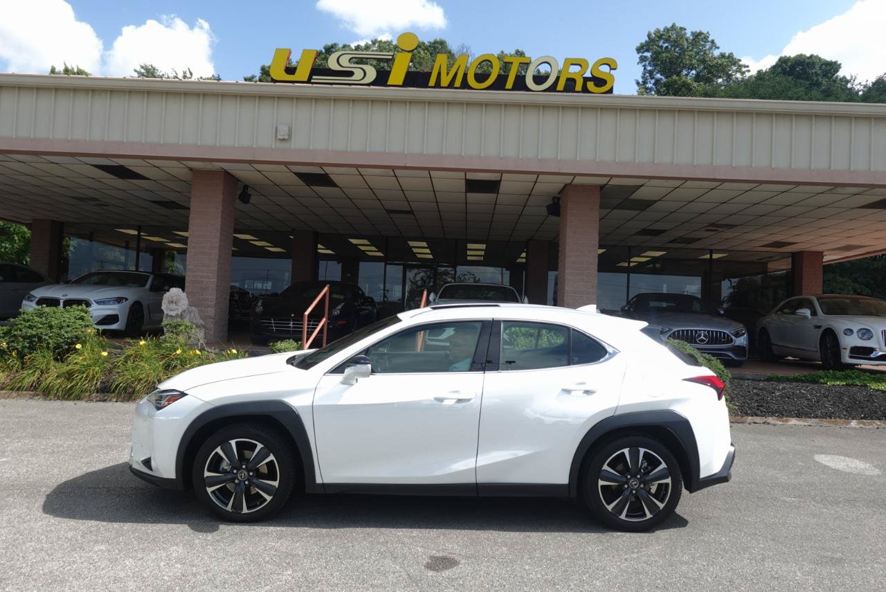 Used 2020 Lexus UX 200 w/ Premium Package FWD image 4