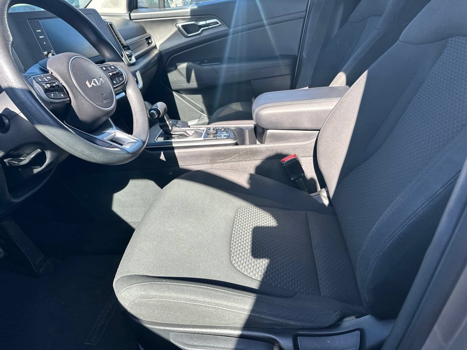 Used 2023 Kia Sportage LX FWD image 6