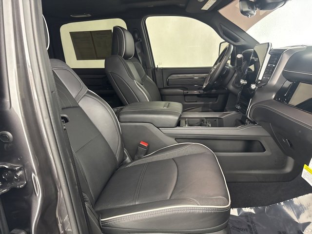 Used 2025 RAM 3500 Limited image 20