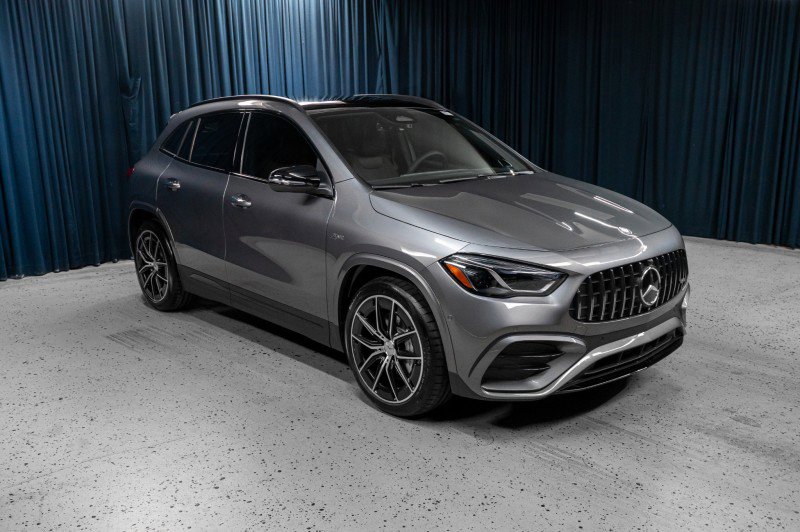 New 2026 Mercedes-Benz GLA 35 AMG 4MATIC image 3