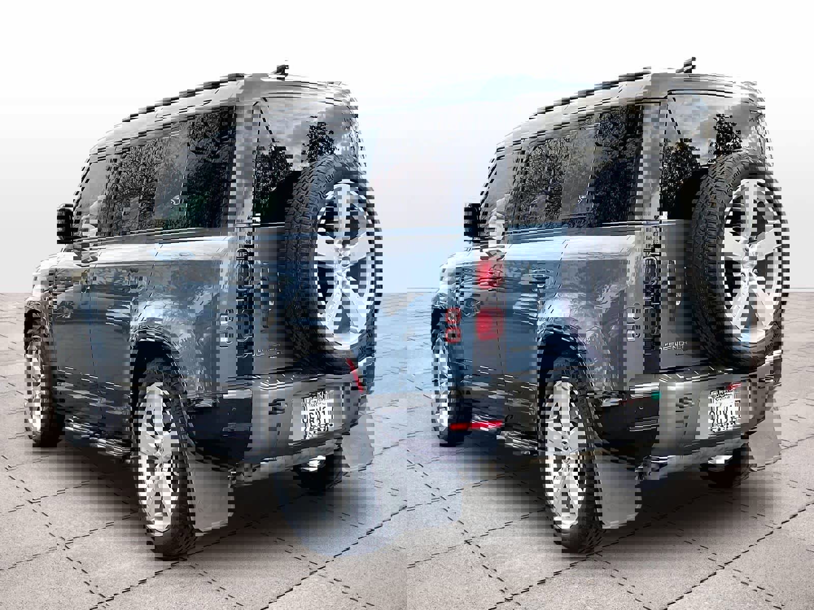 Used 2022 Land Rover Defender 110 X-Dynamic SE image 14