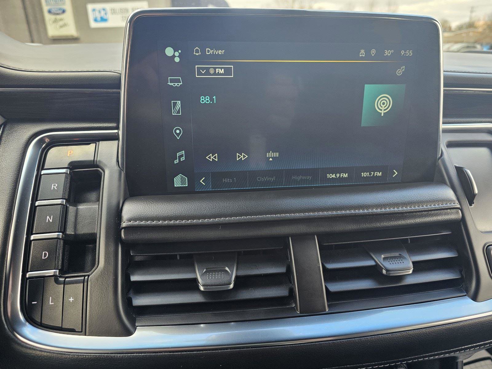 Used 2023 Chevrolet Suburban LT image 26