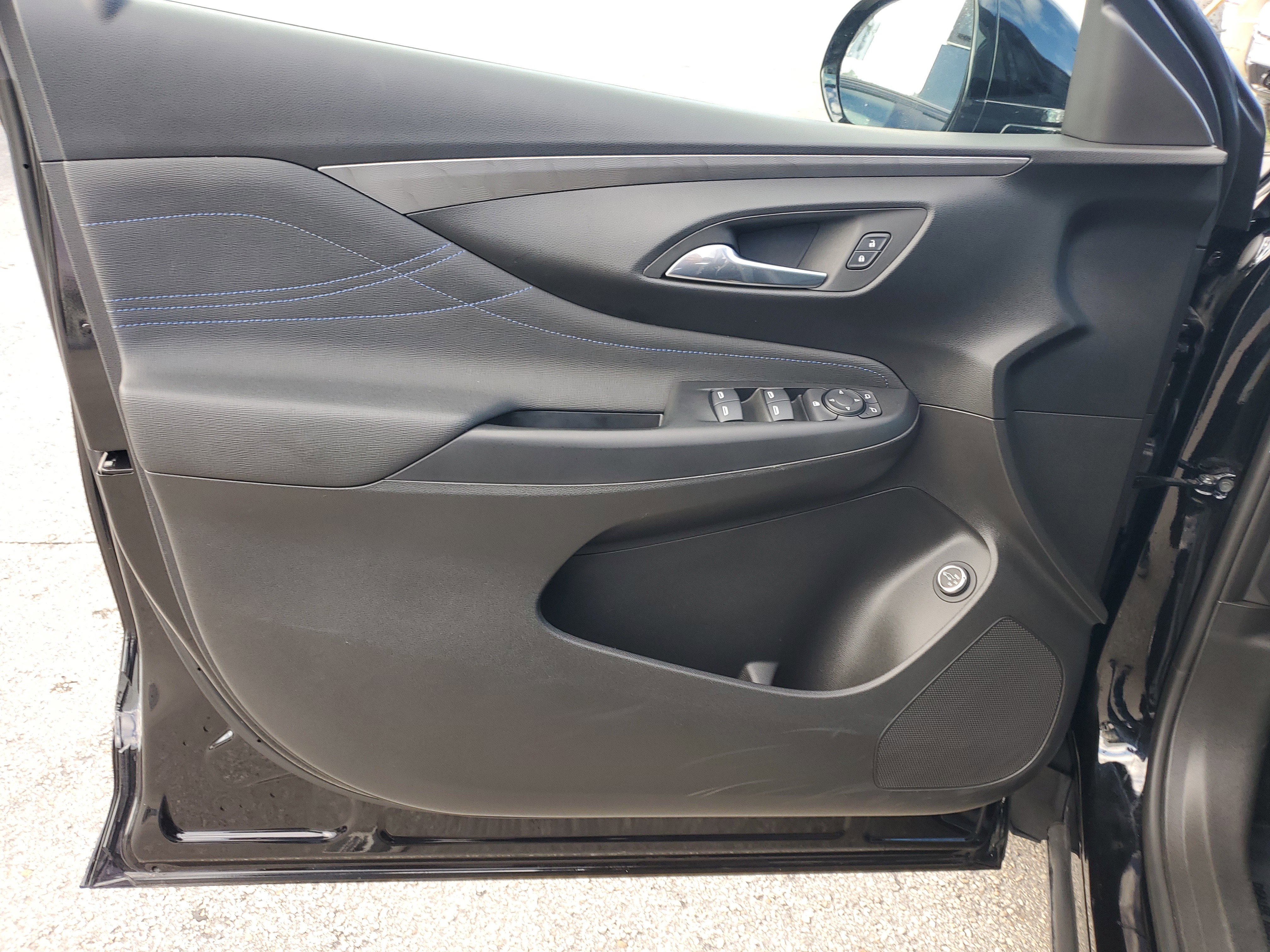 Used 2024 Buick Envista Sport Touring w/ Convenience I Package image 27