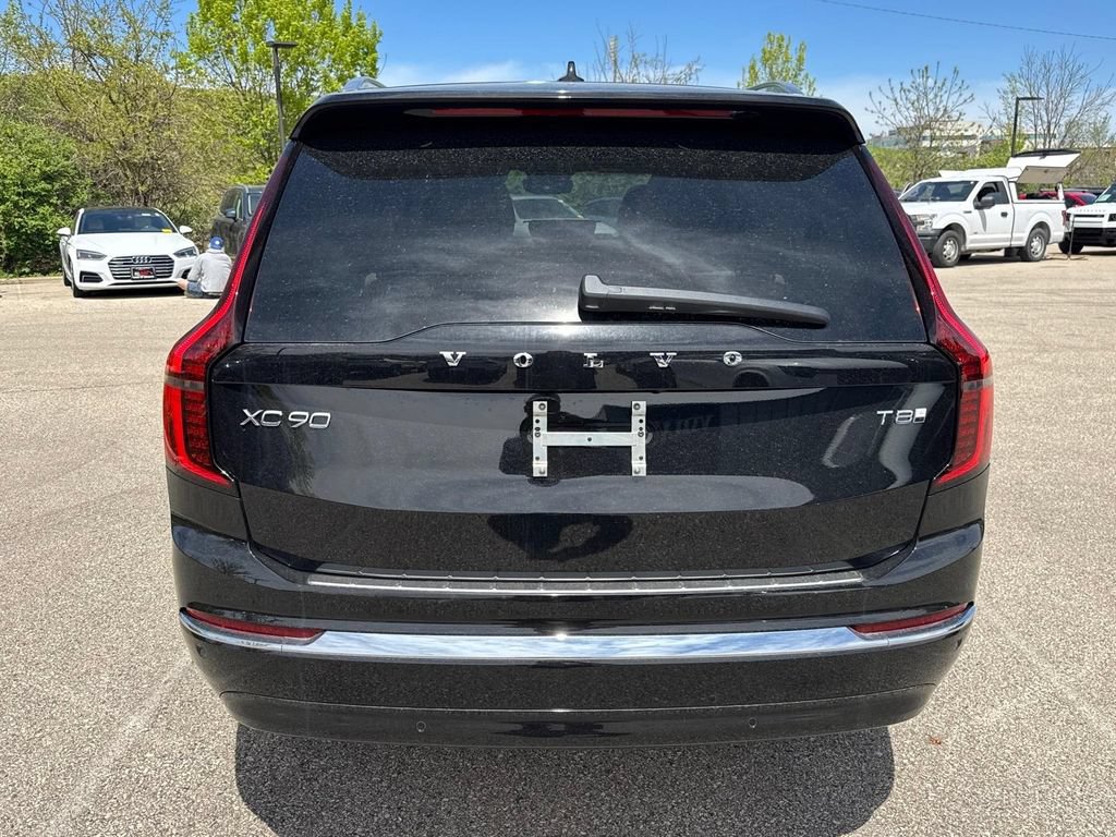 New 2026 Volvo XC90 T8 Plus w/ Protection Package Premier AWD/4WD image 3