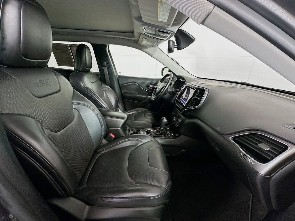 Used 2020 Jeep Cherokee Limited image 27