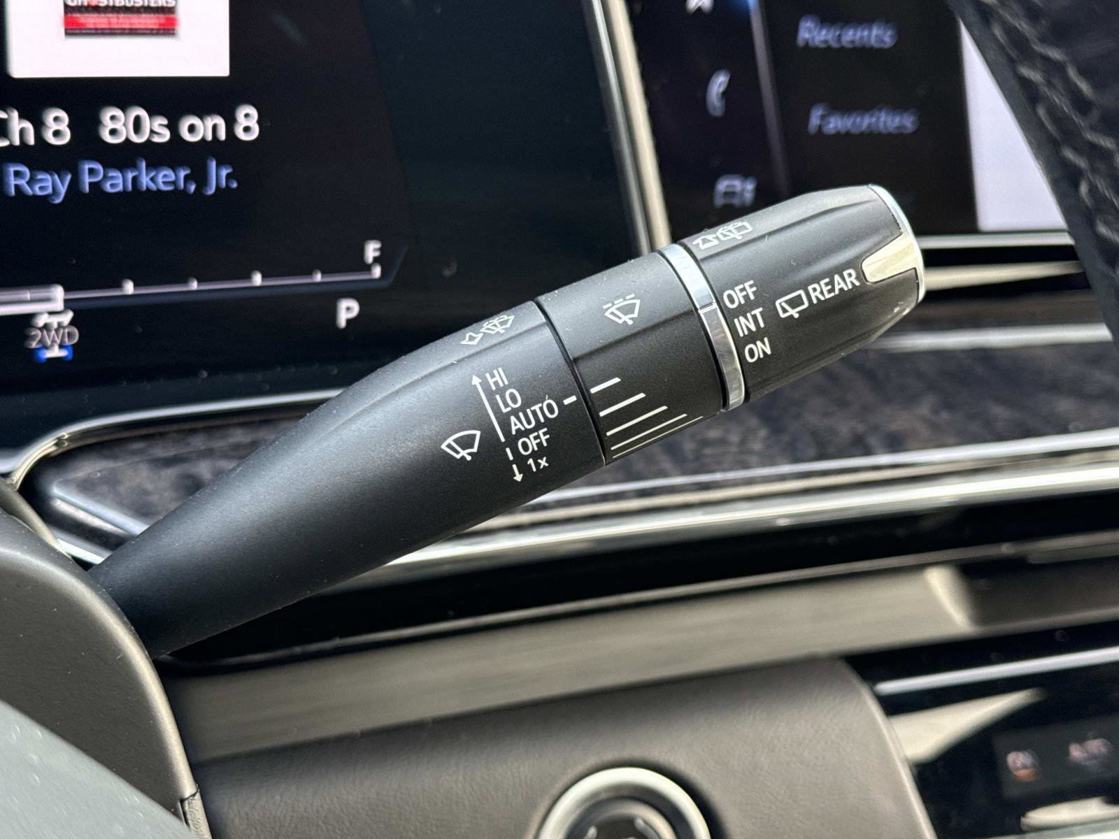 Used 2021 Cadillac Escalade Premium Luxury image 11