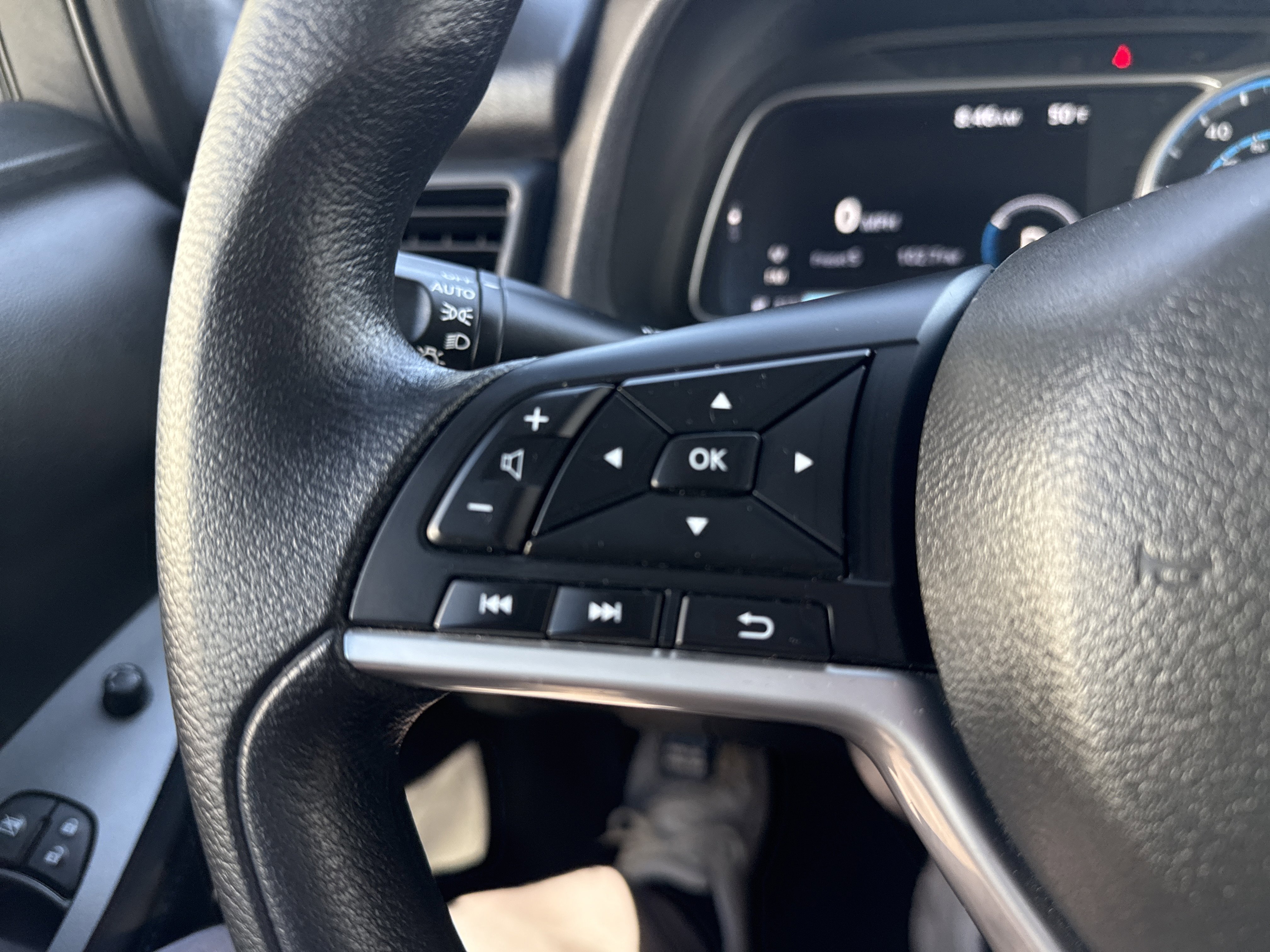 Certified 2024 Nissan Leaf S image 19