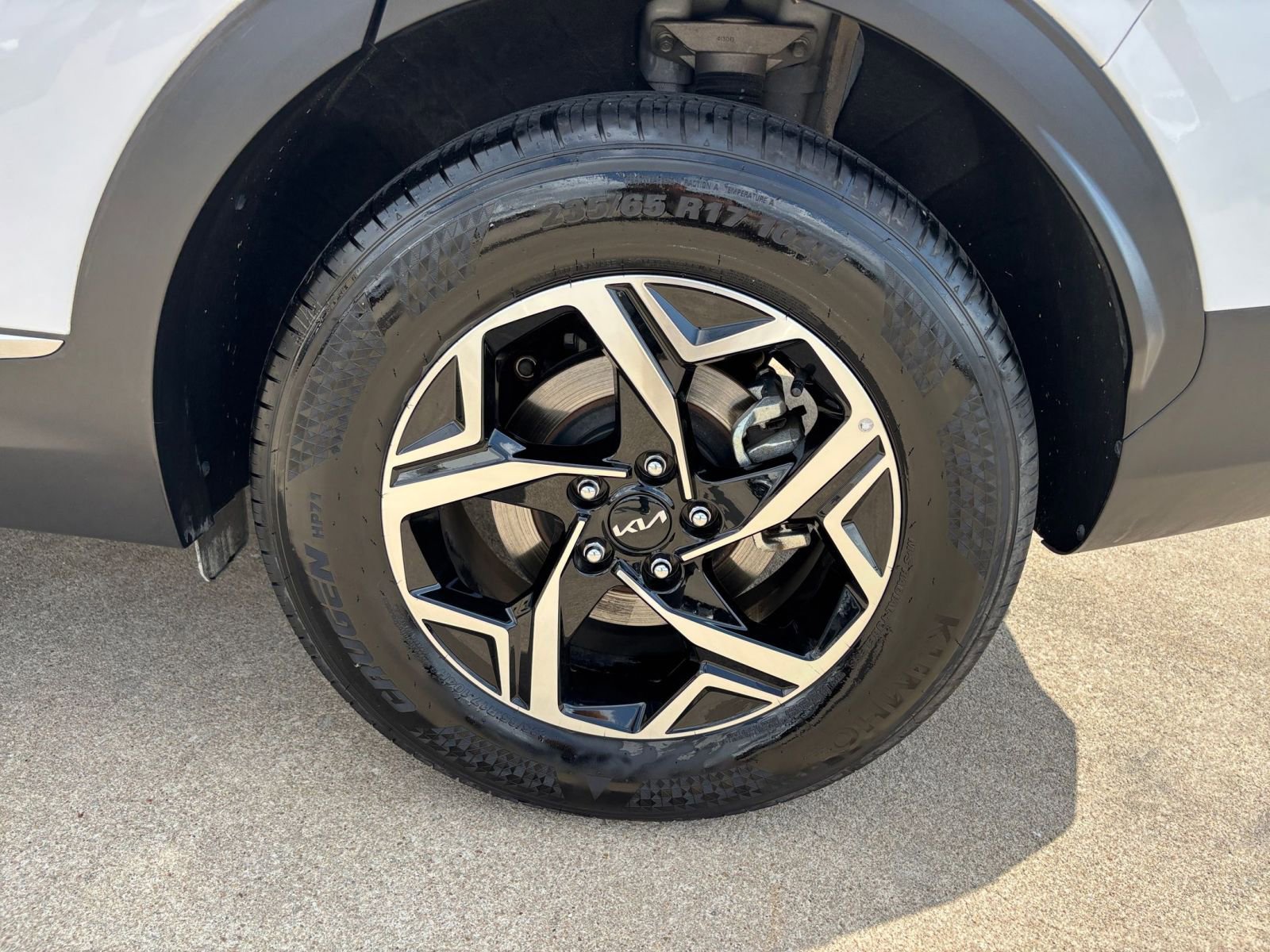 Used 2025 Kia Sportage LX image 29