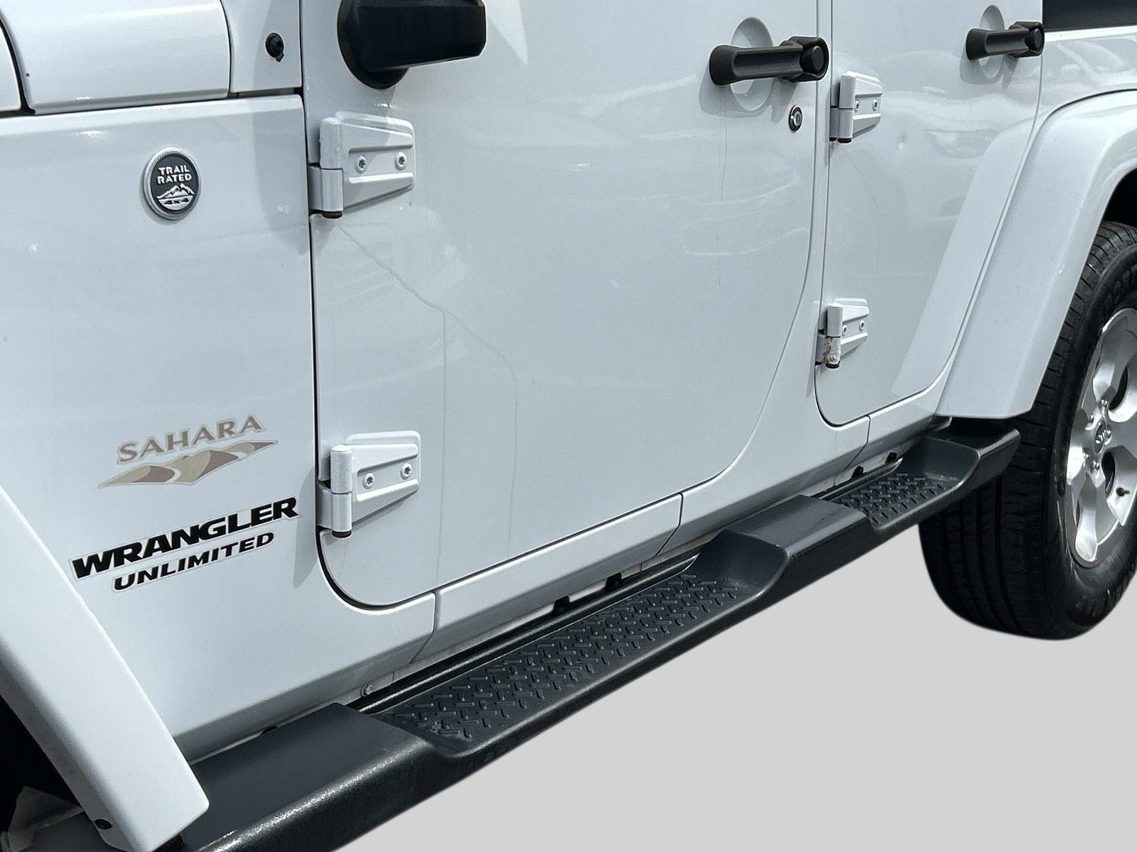 Used 2015 Jeep Wrangler Unlimited Sahara w/ Connectivity Group image 10