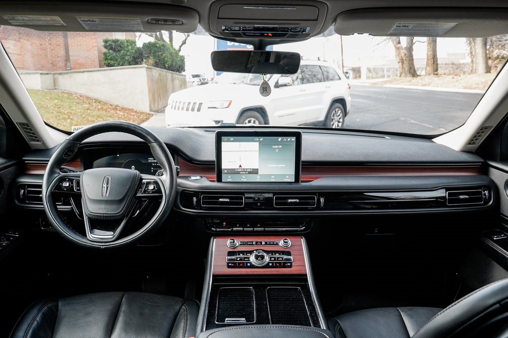 Used 2023 Lincoln Aviator Reserve w/ Equipment Group 201A image 11