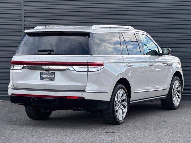 Used 2024 Lincoln Navigator Reserve AWD/4WD image 7