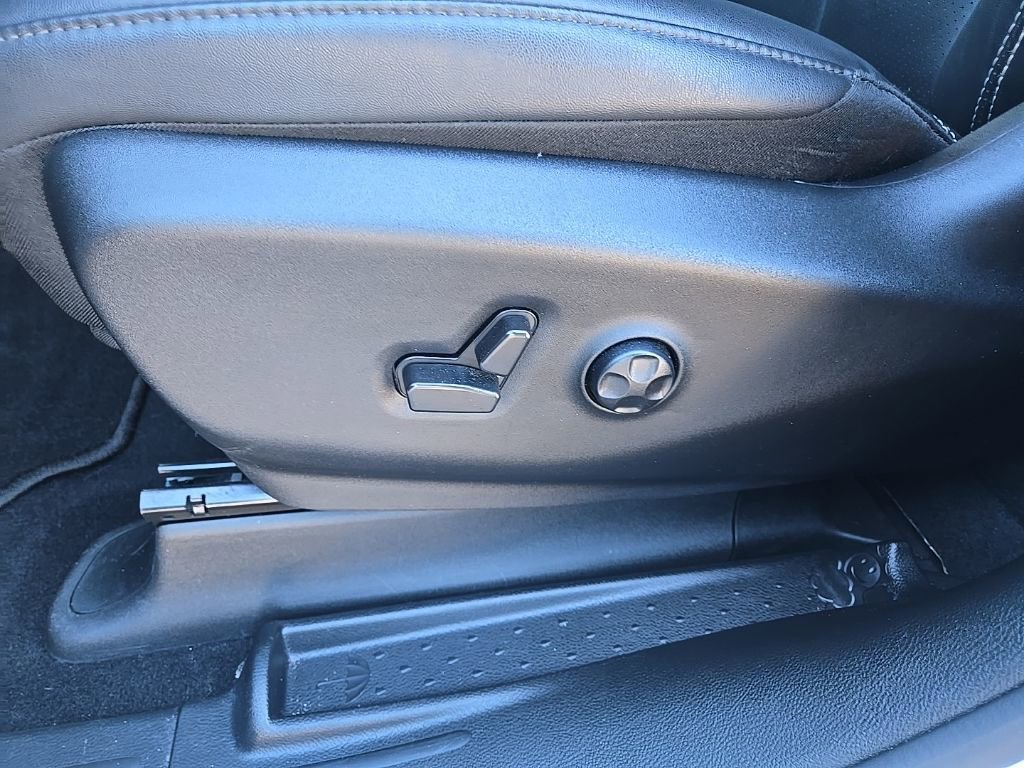 Used 2025 Chrysler Pacifica Select FWD image 33