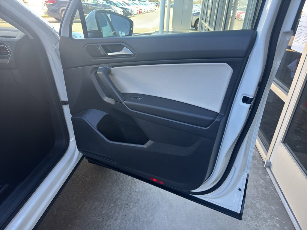 Used 2019 Volkswagen Tiguan SEL image 21