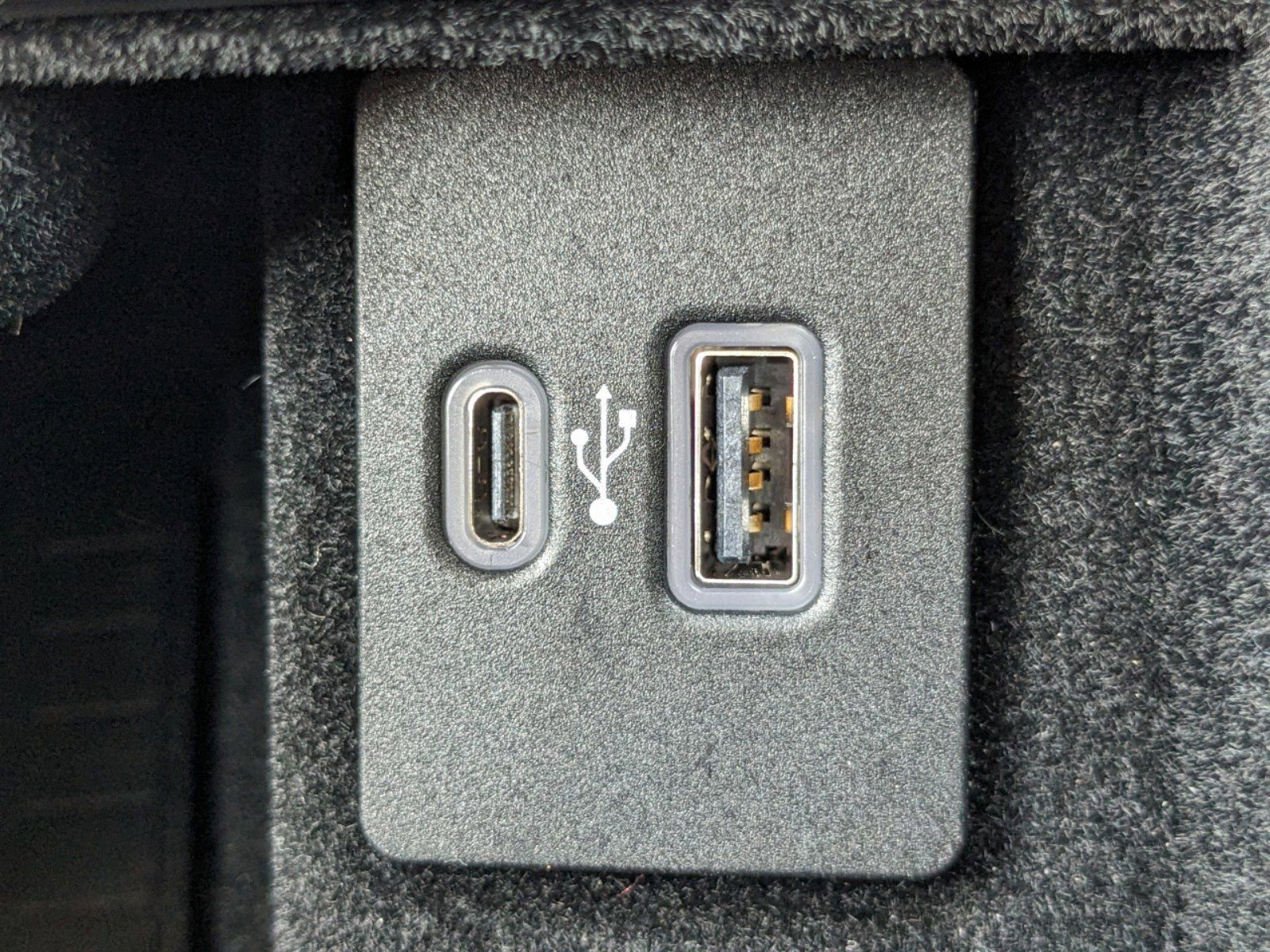 Certified 2023 Lincoln Nautilus Reserve w/ Equipment Group 201A image 22