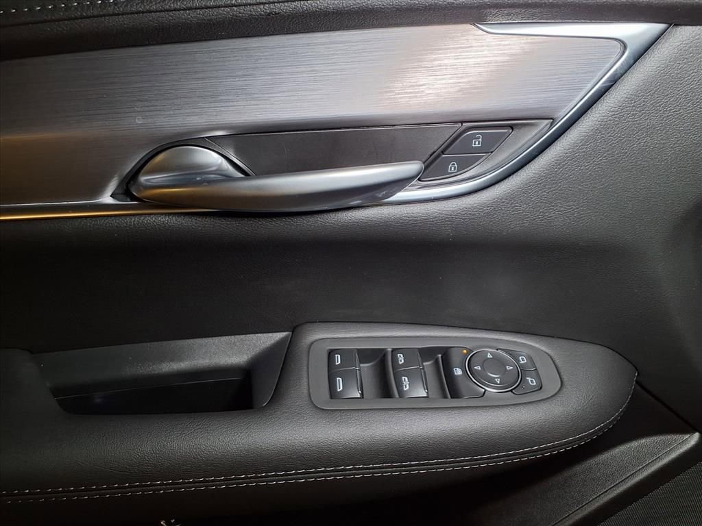 New 2026 Cadillac XT5 Luxury image 15