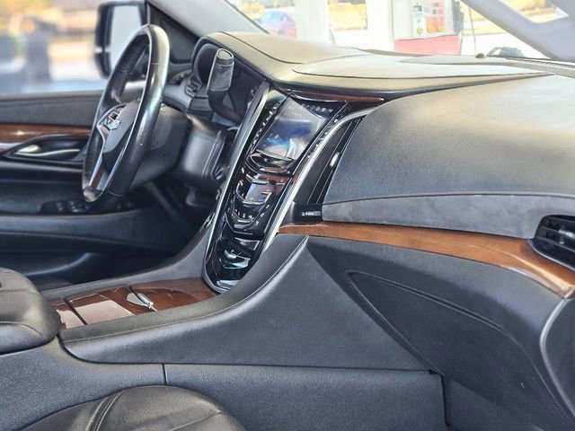 Used 2020 Cadillac Escalade Premium Luxury image 13