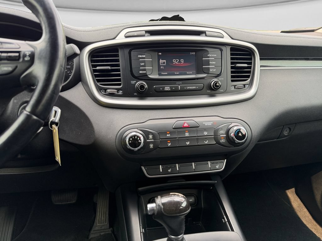 Used 2016 Kia Sorento FWD w/ LX Convenience Package image 13