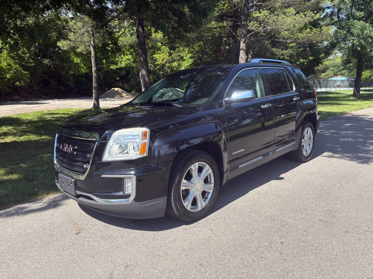 Used 2016 GMC Terrain SLT AWD/4WD image 1