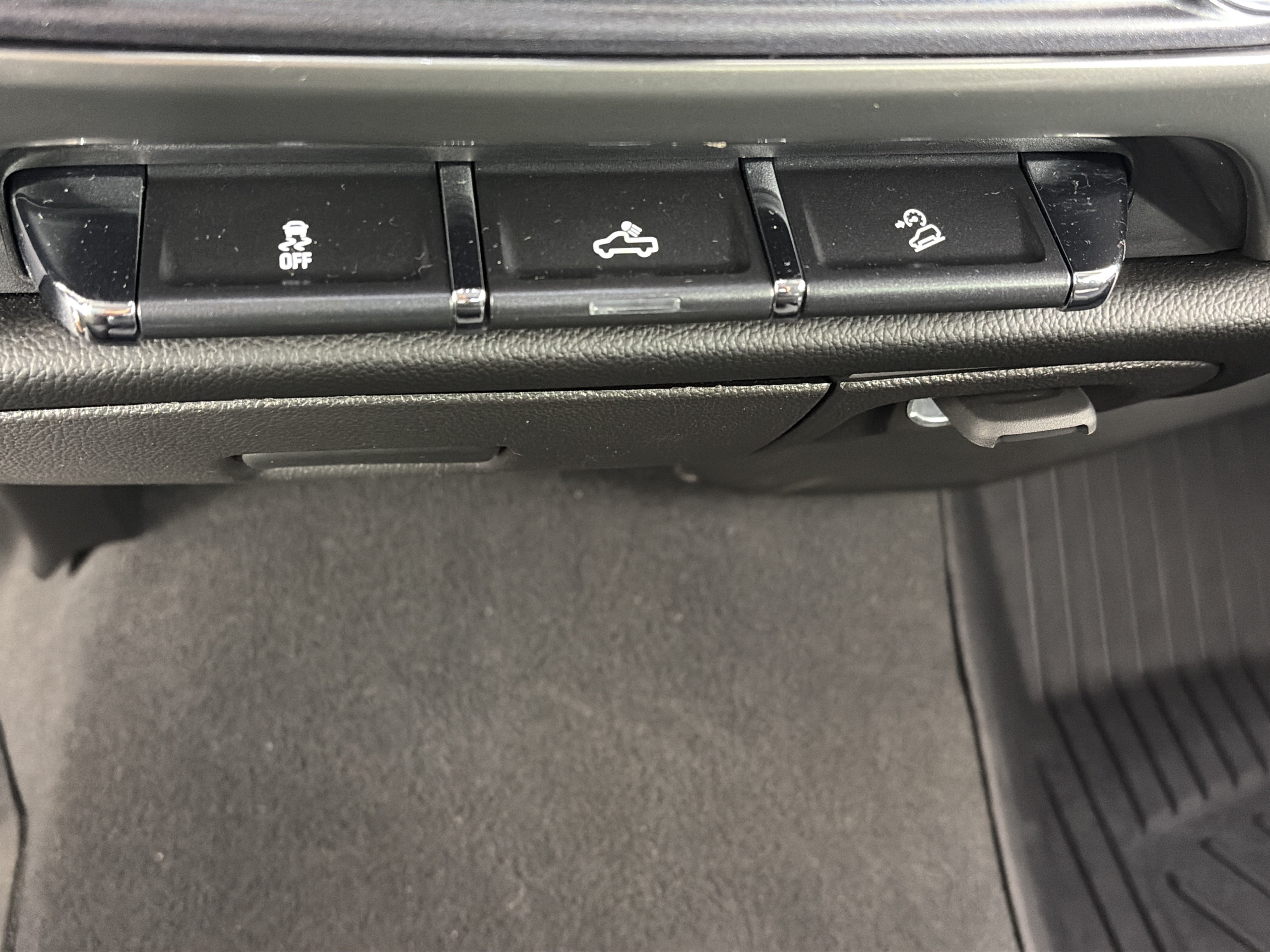 Used 2018 Chevrolet Silverado 1500 LT w/ All Star Edition AWD/4WD image 26