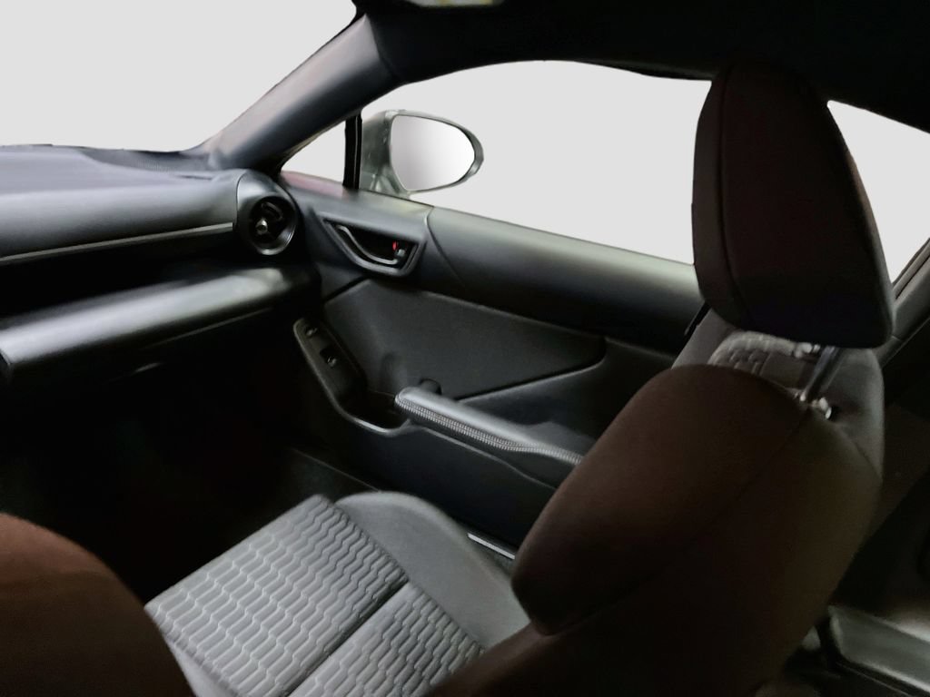 Used 2025 Toyota GR86 w/ ALL Weather Mat Package (TMS) RWD image 21