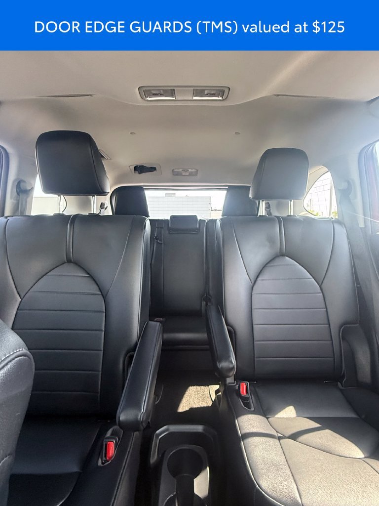 Used 2021 Toyota Highlander XLE AWD/4WD image 6