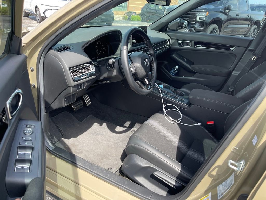 Used 2025 Honda Civic Sport image 5