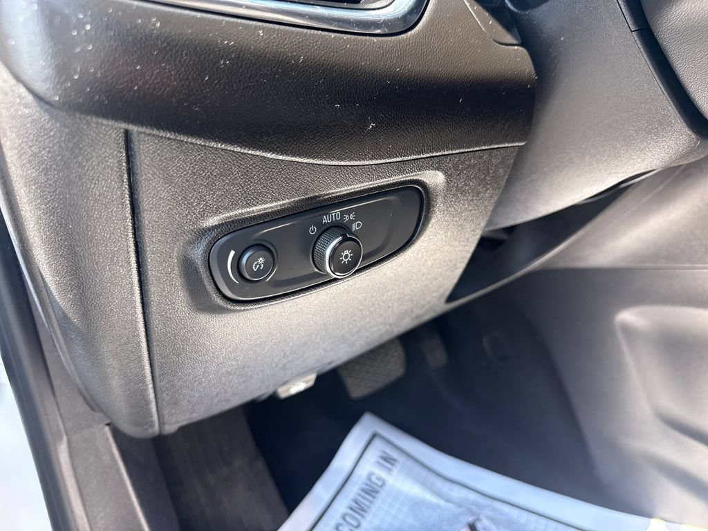 Used 2019 Chevrolet Equinox LT FWD image 30