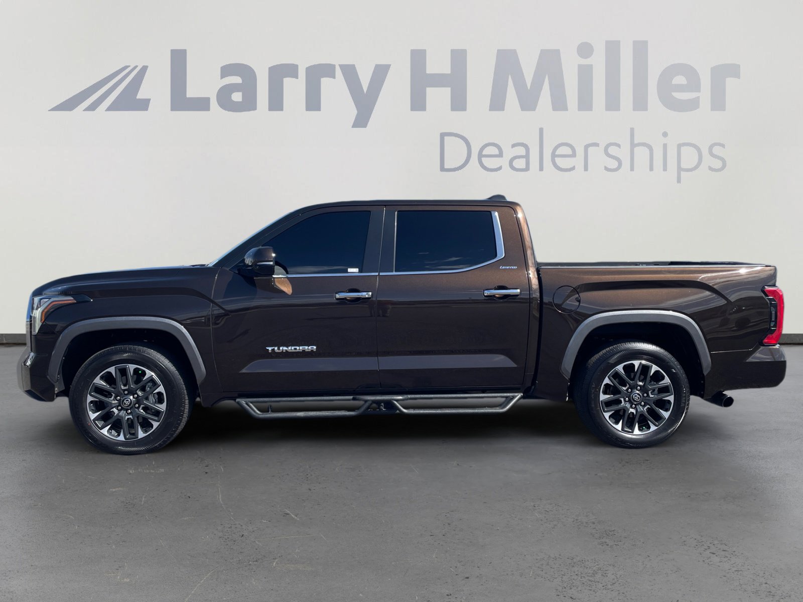 Certified 2025 Toyota Tundra Limited AWD/4WD image 2