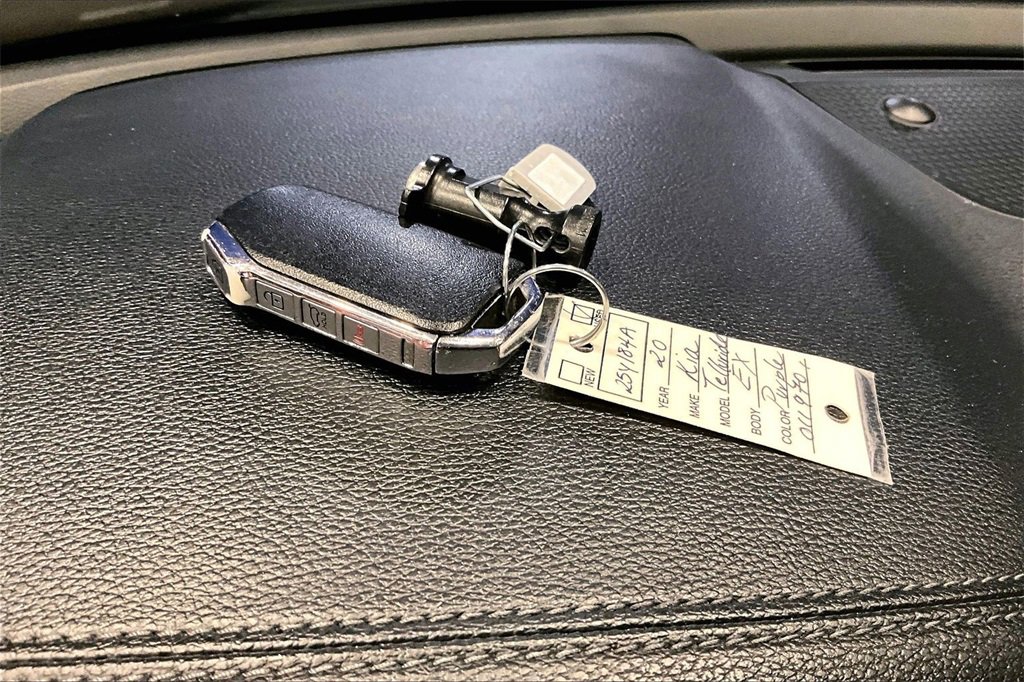 Used 2020 Kia Telluride EX image 11