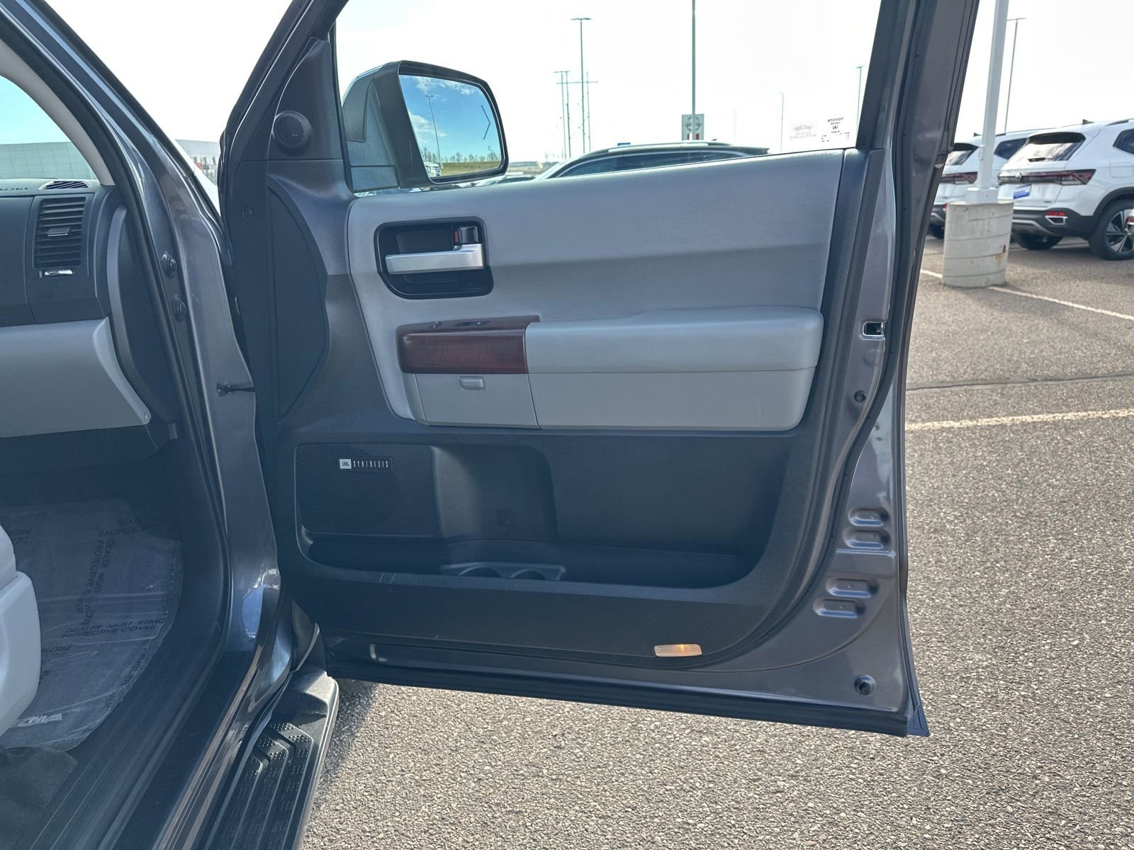 Used 2014 Toyota Sequoia Platinum AWD/4WD image 59