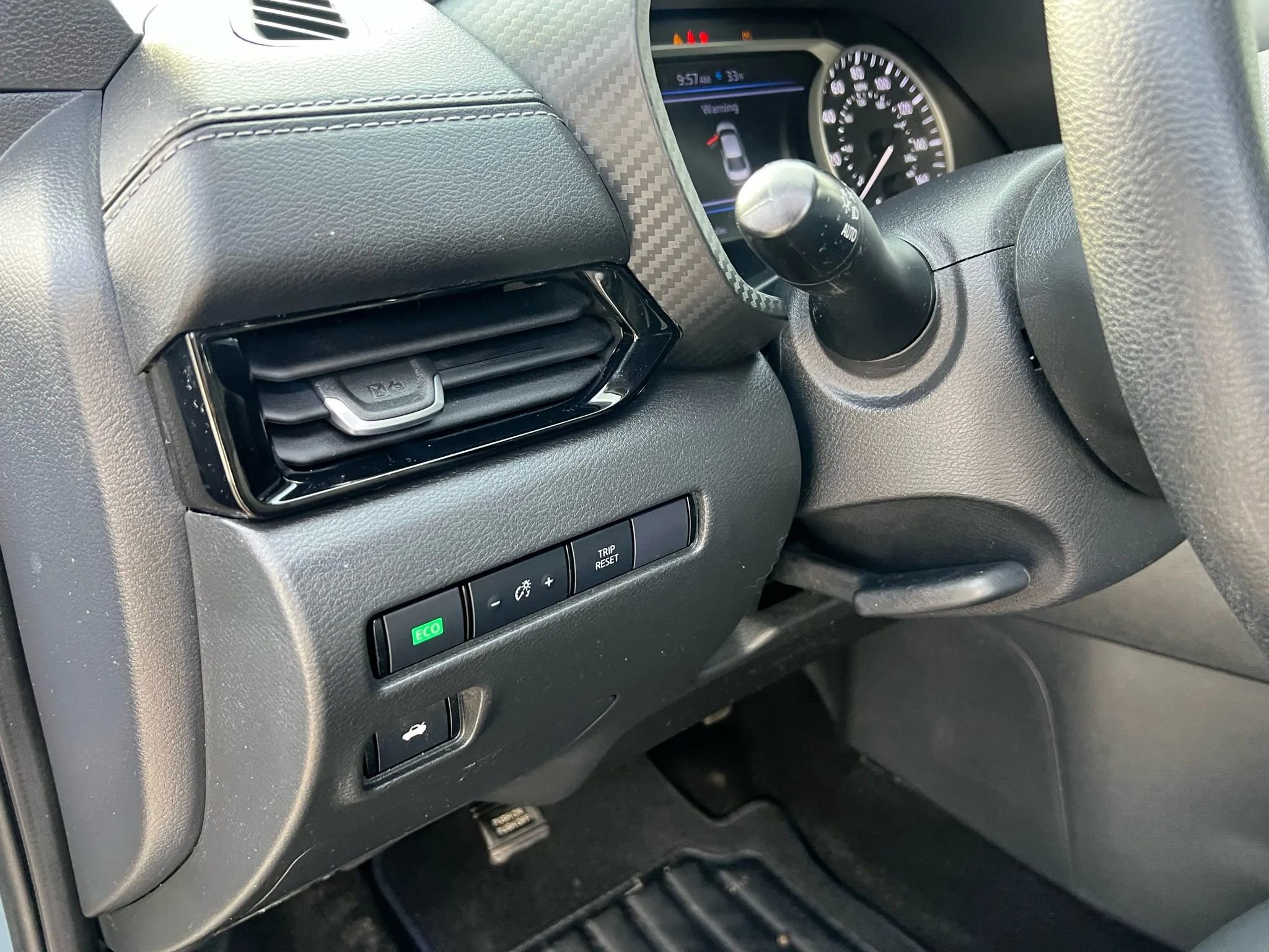 Used 2024 Nissan Sentra SV FWD image 13