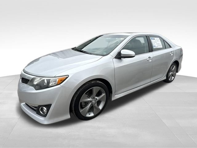 Used 2013 Toyota Camry SE w/ Leather Pkg FWD image 3