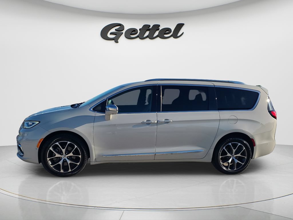 Used 2021 Chrysler Pacifica Limited w/ Premium & Safety Sphere Group AWD/4WD image 8