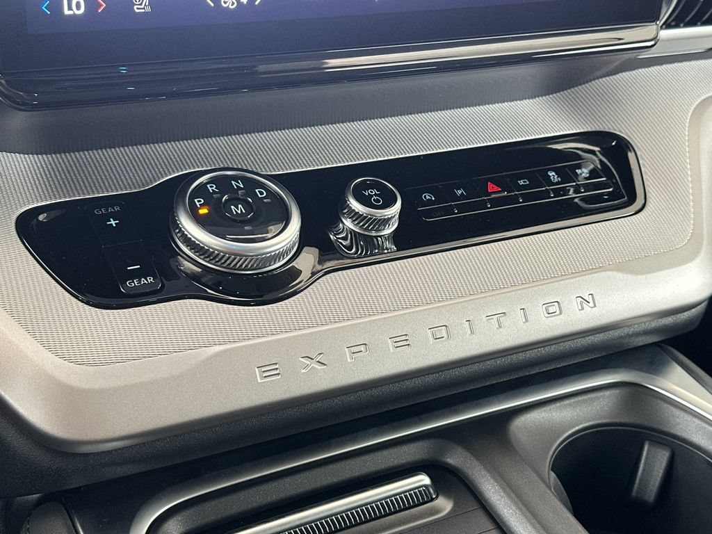 New 2027 Ford Expedition Active RWD image 21