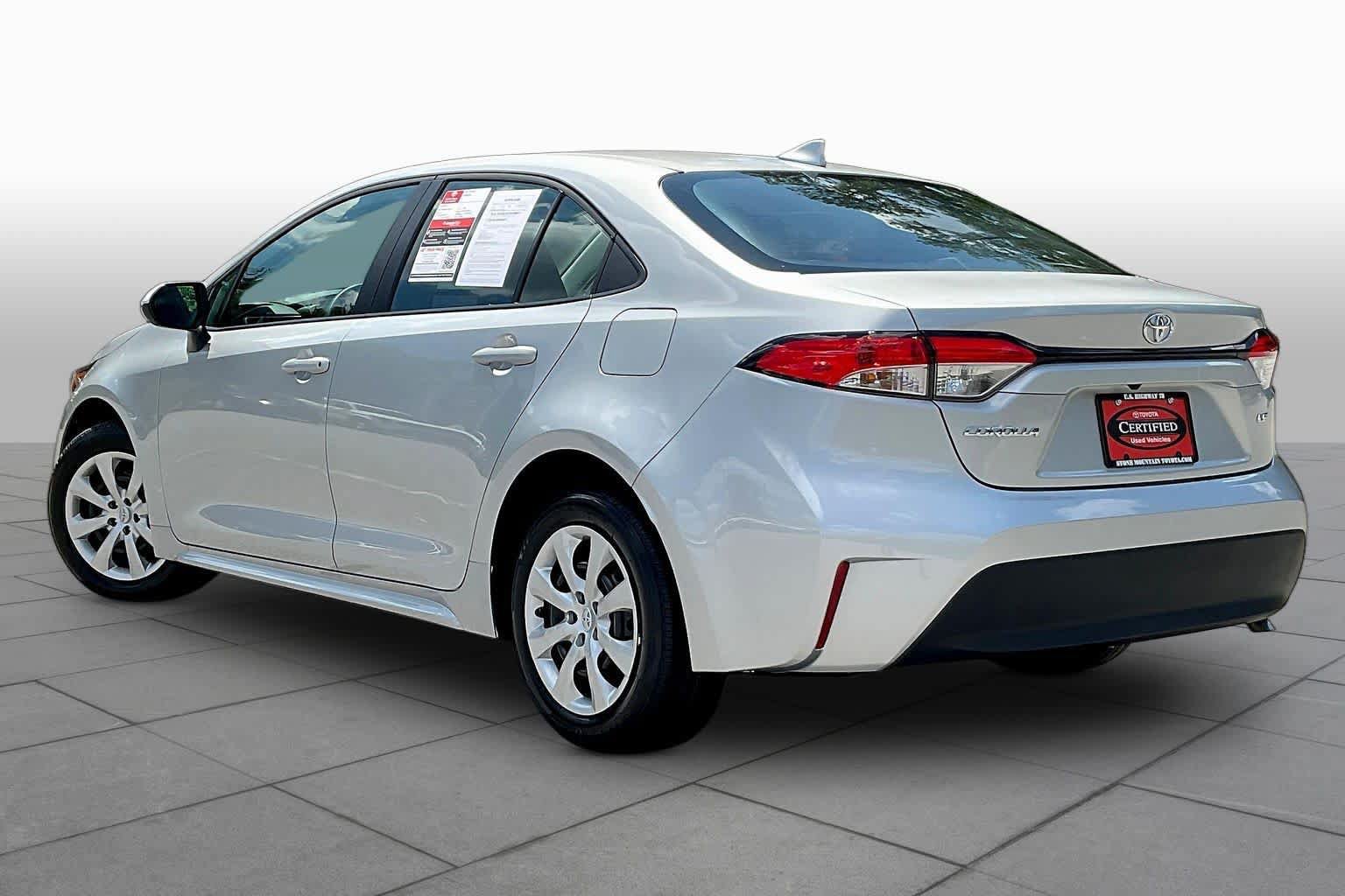 Used 2026 Toyota Corolla LE FWD image 12