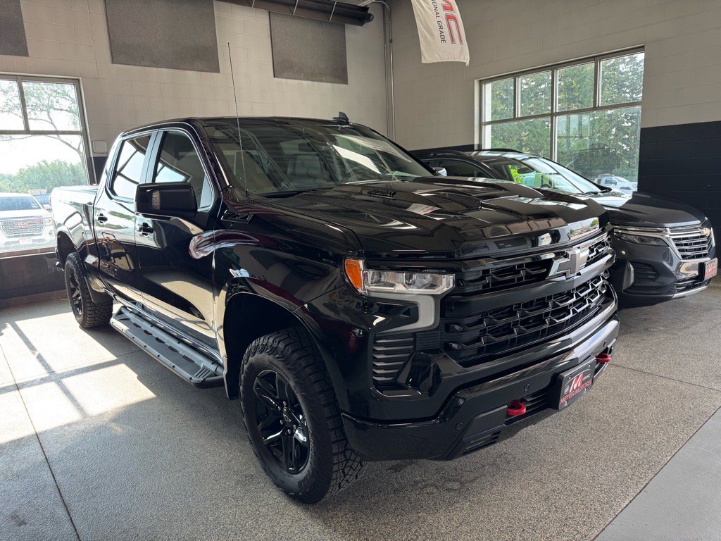 Used 2024 Chevrolet Silverado 1500 LT Trail Boss w/ LT Trail Boss Premium Package image 3