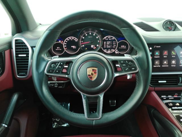 Used 2022 Porsche Cayenne S Platinum AWD/4WD image 35