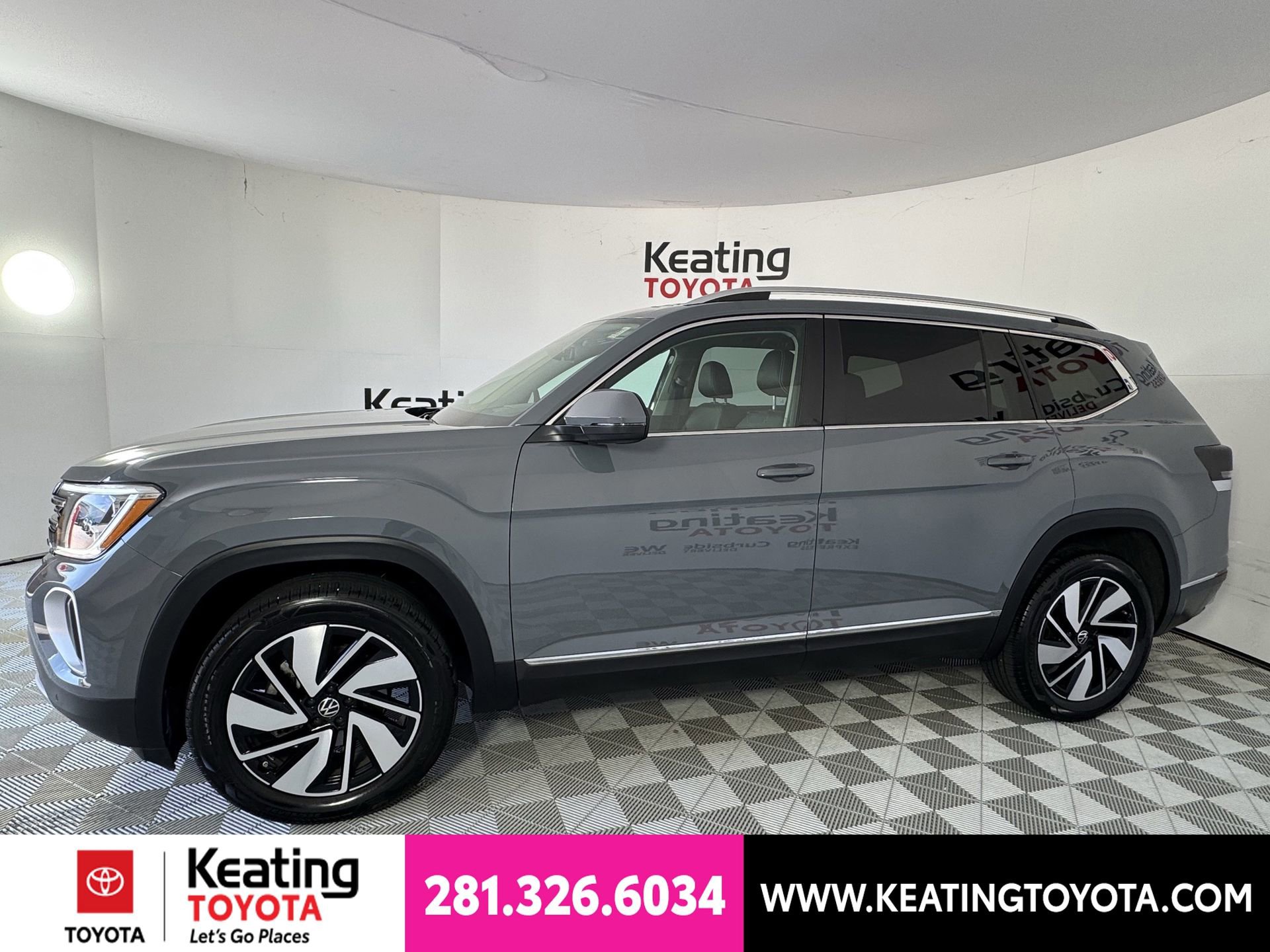 Used 2025 Volkswagen Atlas SEL AWD/4WD image 8